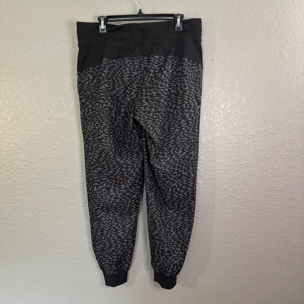 Lululemon Dance Studio Mid-Rise Jogger Full Length Leopard Warp Black Multi 12 - Picture 3 of 6